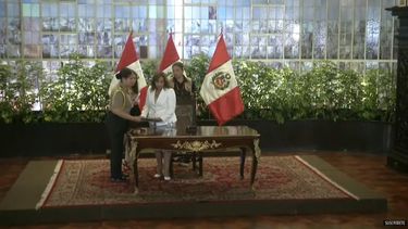 Crisis en Perú: Presidenta Boluarte insta al Congreso a aprobar un adelanto electoral