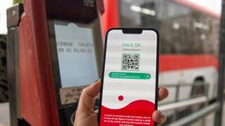 Ministro de Transportes confirma futuro de la tarjeta Bip! tras masificación de pago con QR