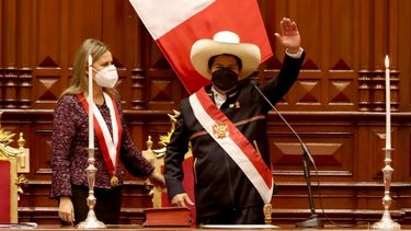 Pedro Castillo juró ante el Congreso y asumió la presidencia de Perú