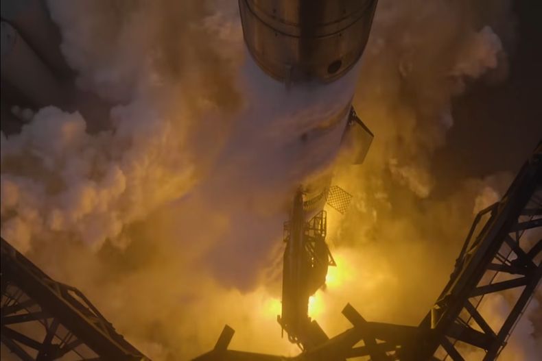 4020 starship cohete.jpg