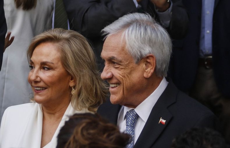 Cecilia Morel junto a Sebastian Pinera Imagen de archivo Agencia Uno.jpg