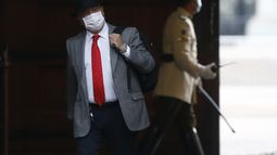 Los desconocidos detalles de las amenazas que llevaron a Mañalich a cerrar su cuenta de Twitter