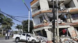 Sigue el rescate de sobrevivientes en los escombros tras terremoto en Colombia - Agencia EFE