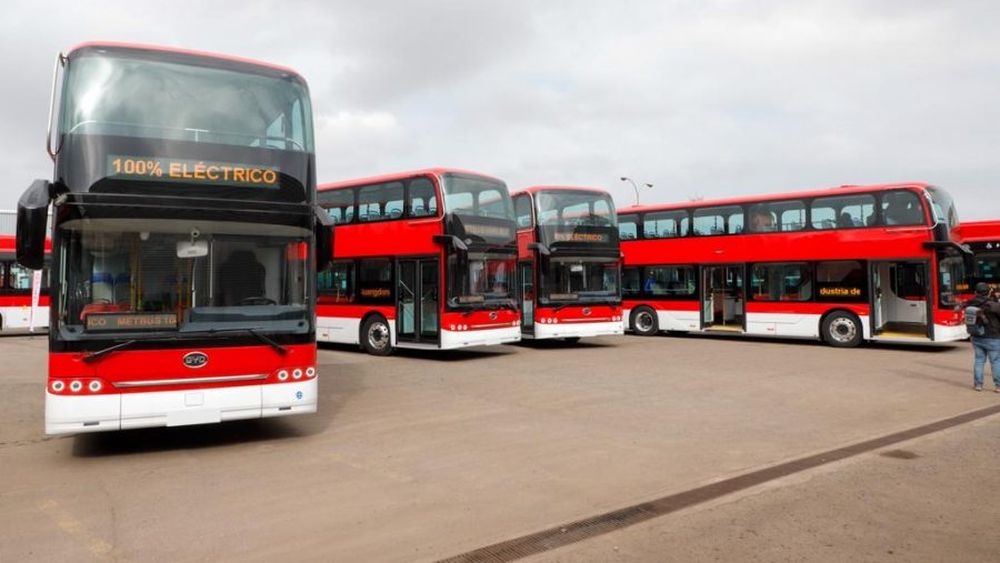 Como en Londres: La RM tendrá buses con segundo piso con capacidad de 100 pasajeros