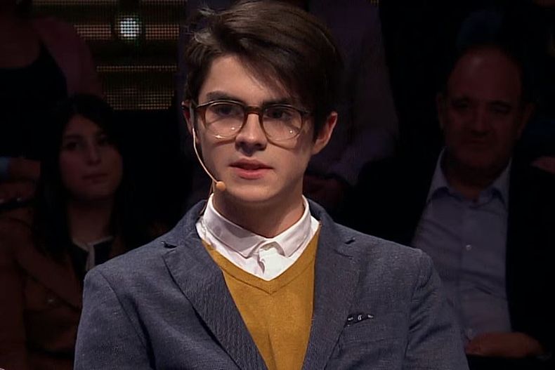Lucas Bolvaran Captura Vertigo.jpg
