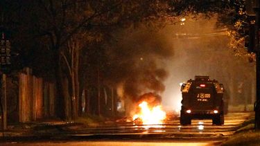 11 de septiembre se vive con violencia en Santiago: Un muerto y dos carabineros heridos