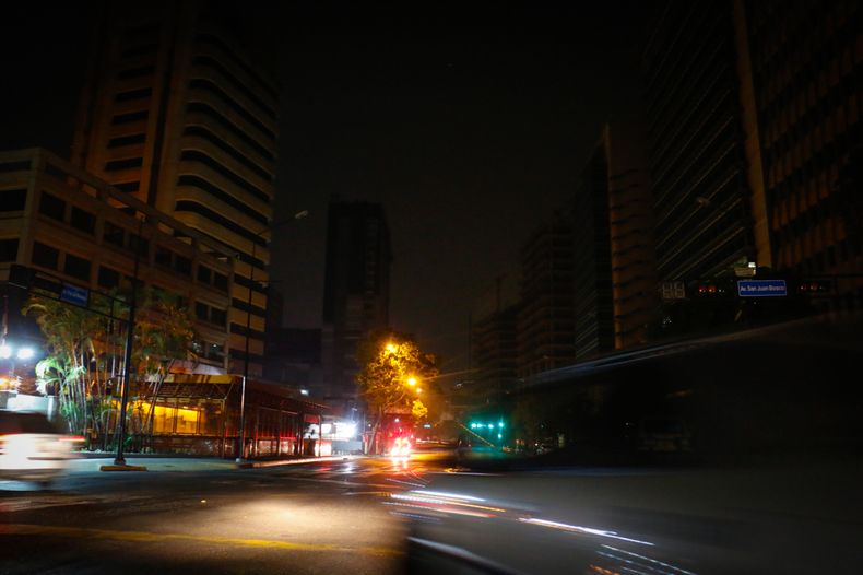 21720 cortes de luz en santiago este lunes 1 de septiembre.jpg