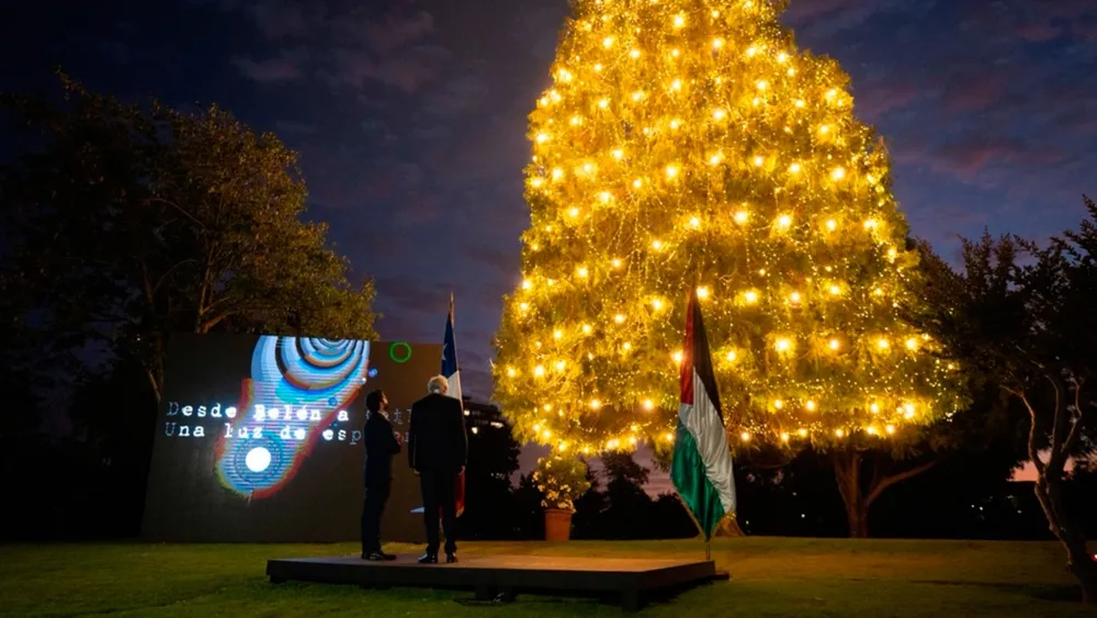 Boric comienza la Navidad junto a comunidad de Palestina: “No vamos a ser espectadores pasivos”