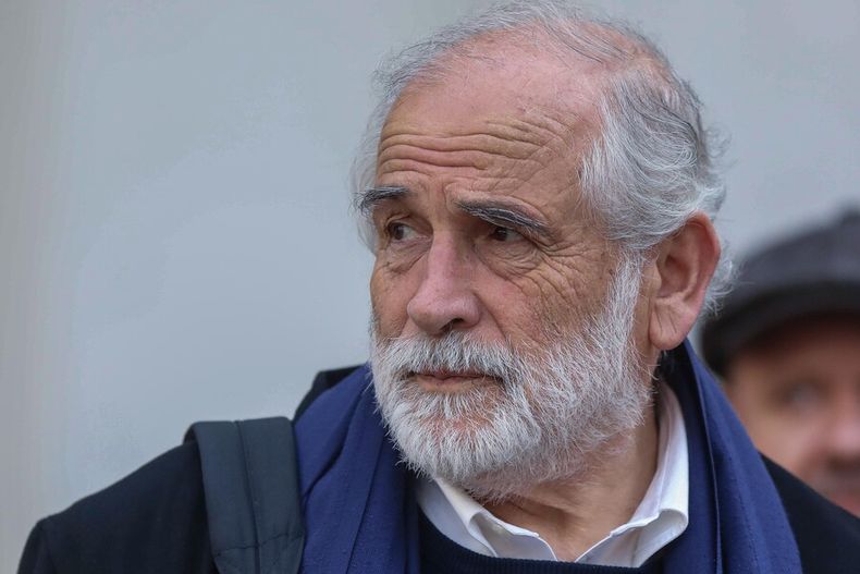 montes por contratacion de fundaciones sin experiencia me parece una cosa increible.jpg