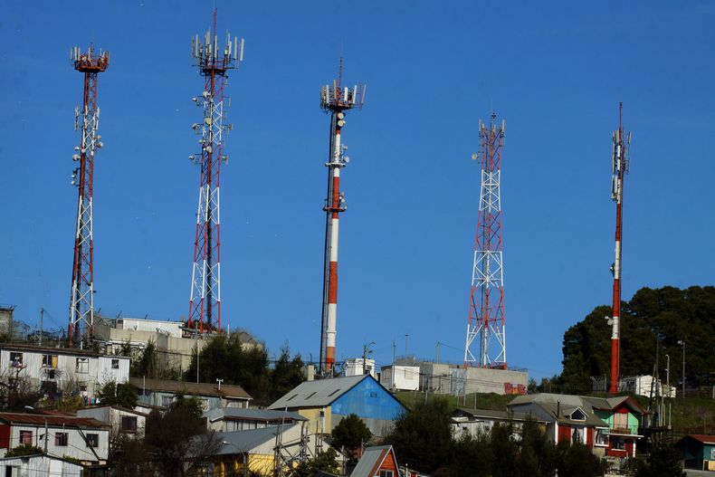 3030 antenas telefonicas.jpg