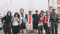 Delegación chilena zarpa rumbo a Franja de Gaza - Agencia Uno Delegación chilena zarpa rumbo a Franja de Gaza - Agencia Uno