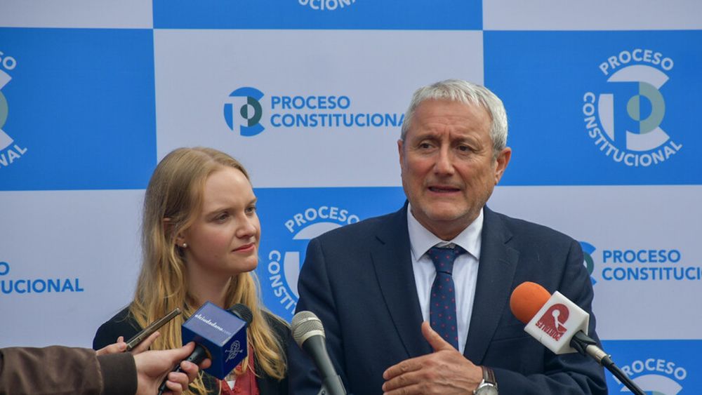 Encuesta Research: Confianza en 31 instituciones se desploma, Consejo Constitucional incluido