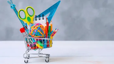 Ofrecen 250 cupos de trabajo temporal en venta de uniformes y artículos escolares: Hasta $700 mil mensual