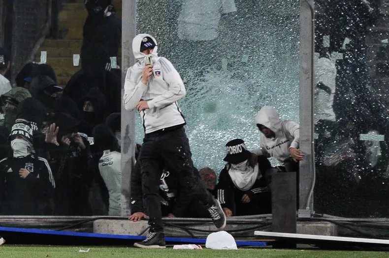 desde el control biometrico hasta sanciones de 12 anos  las nuevas medidas de seguridad en el futbol chileno.webp