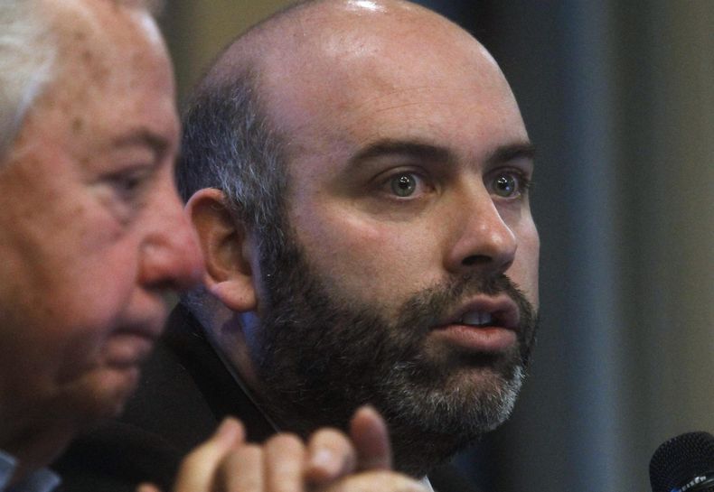 roberto izikzon scaled.jpg