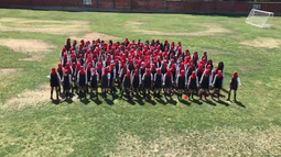 Estudiantes de Colegio Calasanz protestan con performance de Lastesis