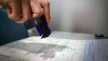 La historia de la auxiliar de Arica despedida por viajar a Tacna en licencias médicas: Viajes eran por salud y fue reincorporada