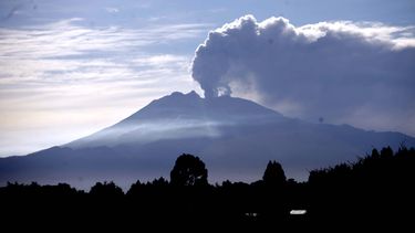 A propósito de México: ¿Cómo se monitorea la actividad de los volcanes en Chile?