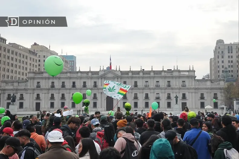 18072 marcha a favor de la marihuana al frente de la moneda.webp