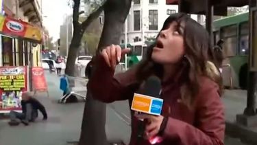 VIDEO| “Esperemos que sólo sea agua”: Lanzan líquido a notera del matinal de CHV