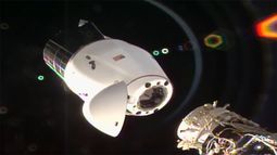 Cápsula Dragon se desmonta con éxito de la EEI y ya viaja de vuelta a la Tierra