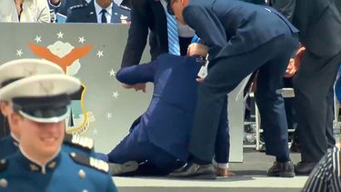 VIDEO| Así fue la violenta caída del presidente Joe Biden que preocupa en Estados Unidos