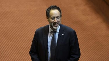 Diputado Urruticoechea a comisión de Ética: expareja pagó bencina con tarjeta del Congreso