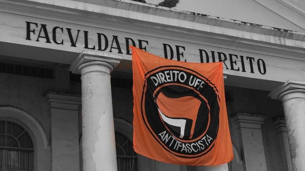 Retiran carteles y panfletos alusivos a las elecciones presidenciales en las universidades de Brasil