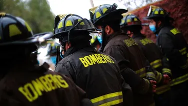 Bombero expulsado acusó de “corruptos” a sus superiores en Tomé en redes sociales: Corte ordena borrar publicaciones