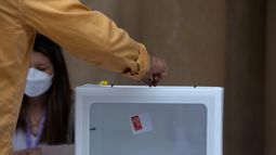 Regular voto obligatorio y mejorar condiciones a vocales de mesa: Servel pide legislar urgente