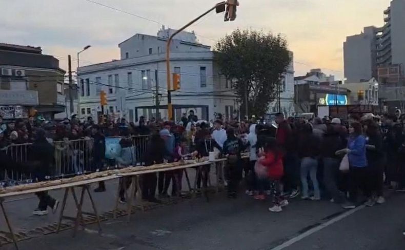 Caos en Argentina por robo del sandwich más grande del mundo - Captura de video