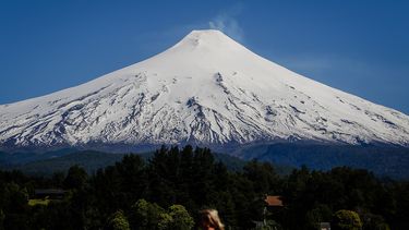 Sismo con mucho ruido subterráneo sacudió a La Araucanía: Epicentro fue en volcán Villarrica