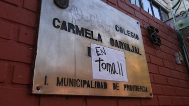 El Desconcierto | expulsan estudiantes carmela carvajal por asamblea no autorizada.jpg