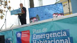 Gobierno entrega 480 subsidios habitacionales en Renca y Quinta Normal
