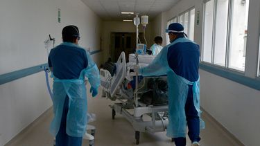 Preocupación en el Reino Unido por aumento del 20% de casos de COVID-19