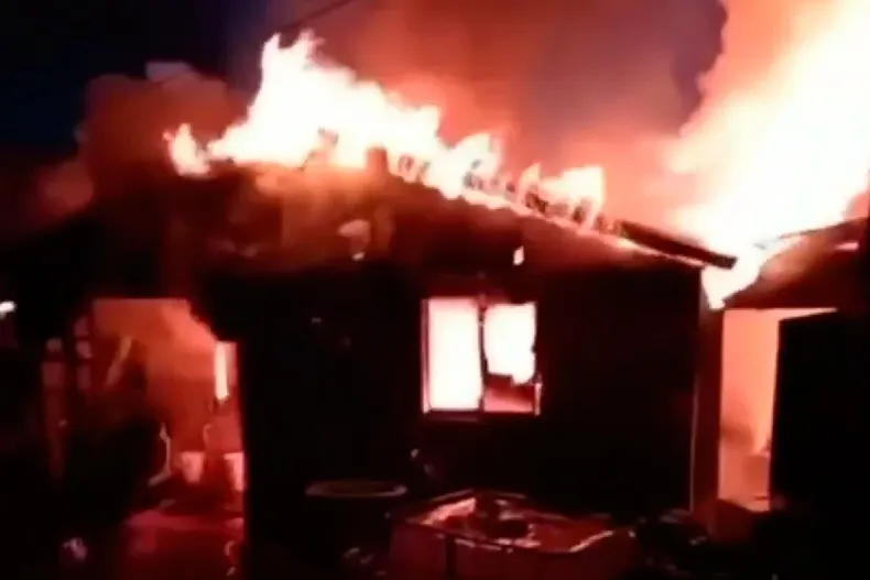 13382 cerrillos.webp