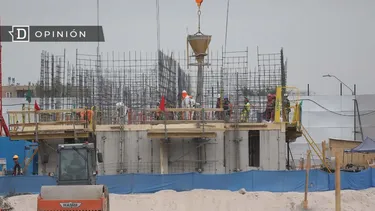 El Desconcierto | 19220 personas trabajando en una construccion.webp