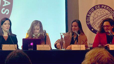 Directora de El Desconcierto expone en seminario sobre derecho a la comunicación, ética y perfeccionamiento