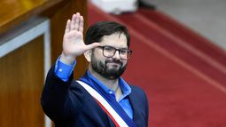Aprobación inamovible: Analistas miran la estabilidad de Boric pese a Caso Convenios