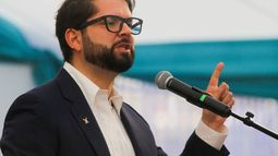 Boluarte reafirma con Boric los lazos de amistad e integración entre Perú y Chile