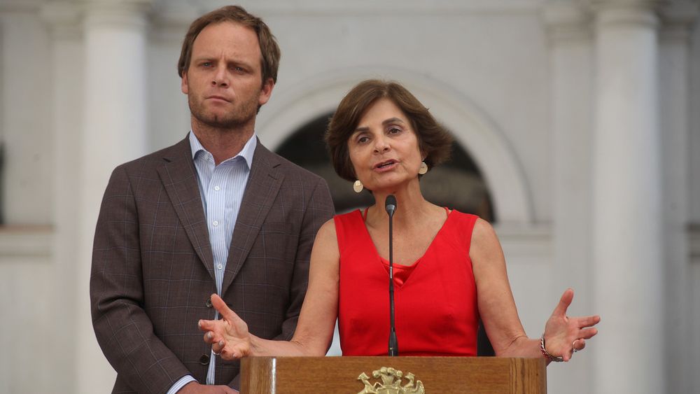 Gobierno llama a evitar aglomeraciones por vacunación de la Influenza y confirma dos casos graves por coronavirus
