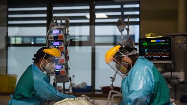El Desconcierto | Personal de salud pandemia.jpg