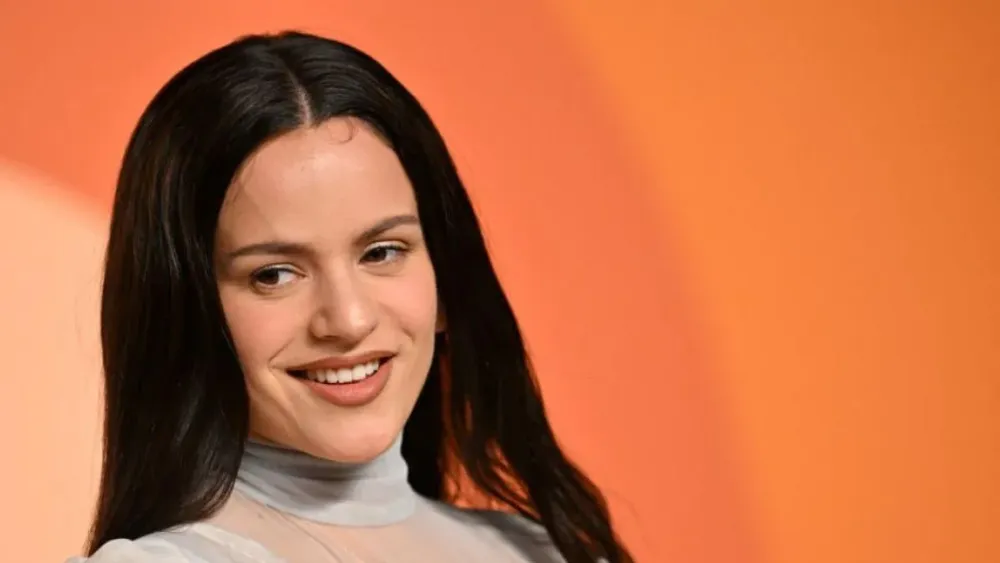 Rosalía confirma conciertos en Chile para 2026: Qué días, dónde y cuándo es la venta de entradas para Lux Tour