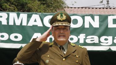 Remueven de su cargo a General del Alto Mando de Carabineros denunciado en Fiscalía Militar por acoso sexual