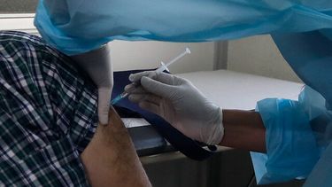 EE.UU. autoriza uso de emergencia de la vacuna contra el coronavirus de Moderna