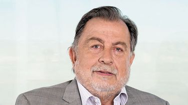 Desde la Concertación a la Secom: Juan Carvajal, el crítico nuevo fichaje de La Moneda
