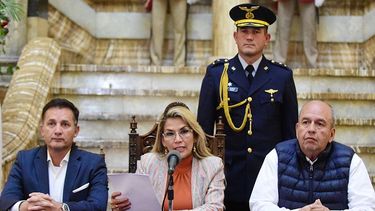 Bolivia: Jeanine Áñez se descompensa en prisión y piden una revisión médica externa