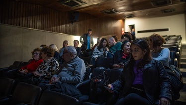 Cine chileno documental gratuito sobre la historia reciente del teatro nacional.&nbsp;