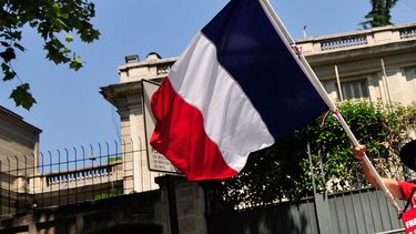 Elecciones en Francia: Ultraderecha mantiene su ventaja en últimas encuestas