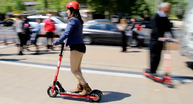 arrendatarios dejaron cargando scooter y departamento se incendio suprema ordeno pagar 31 millones a duena.webp